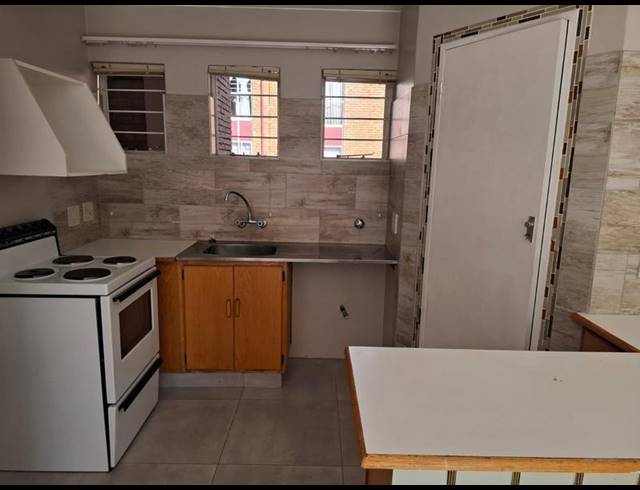 1 BEDROOM PROPERTY TO RENT IN LYNNWOOD GLEN